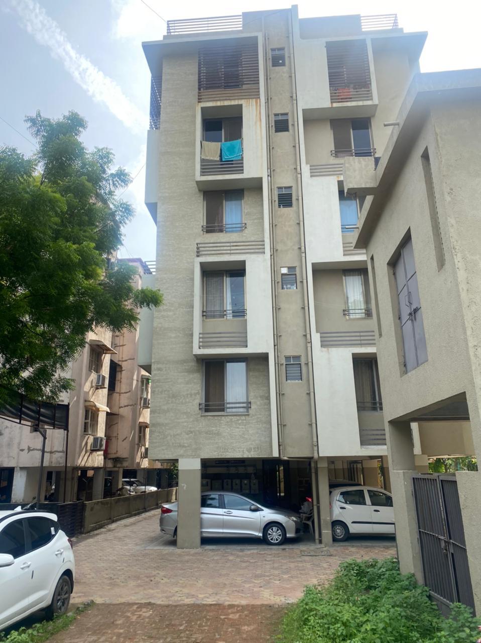 Exclusive 2 Bhk Flat on Sell at Satellite