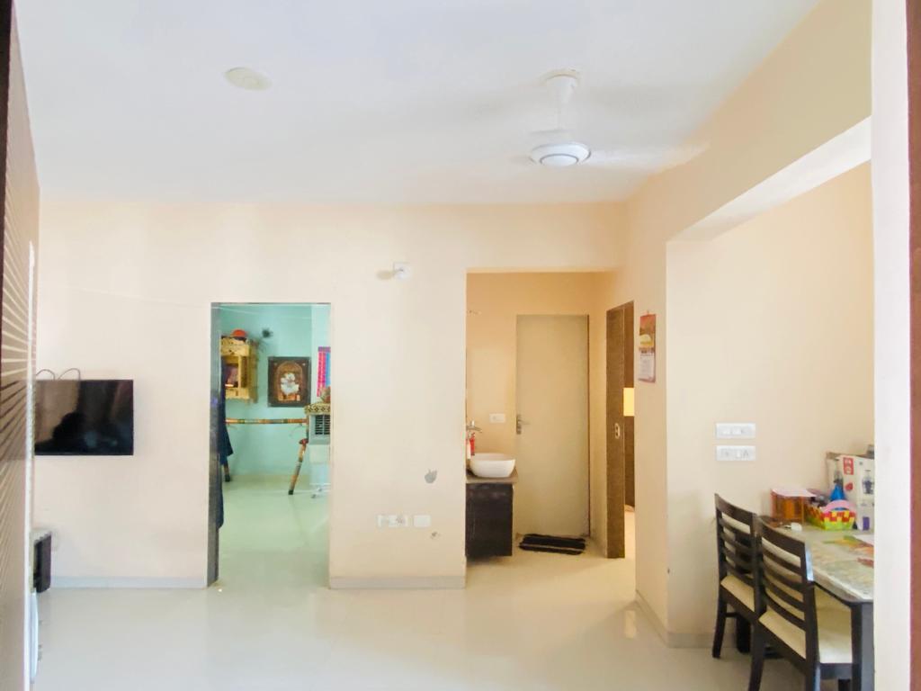Exclusive 2 Bhk Flat on Sell at Satellite